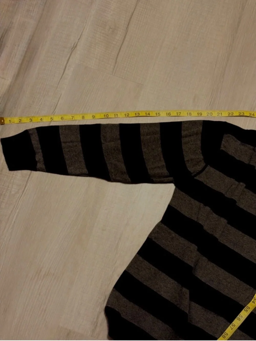 Old Navy Y2K Black & Gray Wide Striped Chunky Knit Crewneck Sweater Youth XL